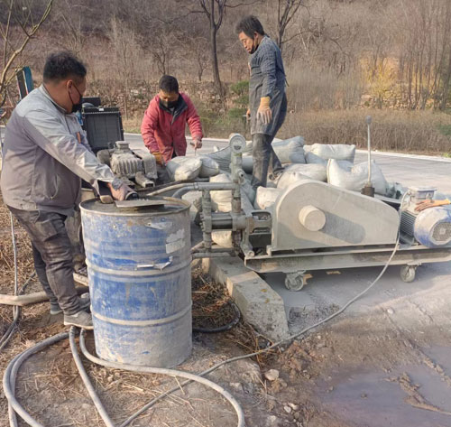 南山路面下沉注浆